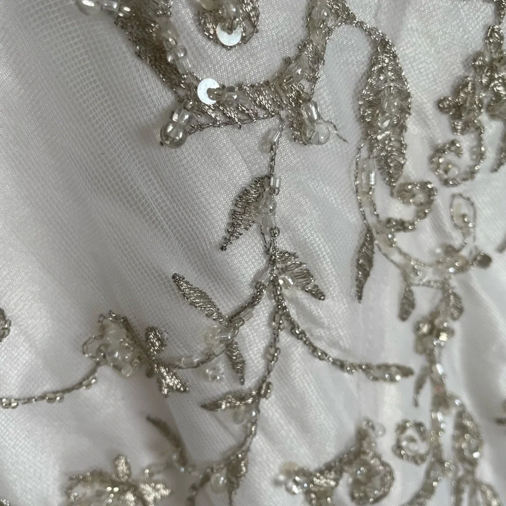 Mori Lee Wedding dress. Color white. Size 16. - Picture 7 of 11